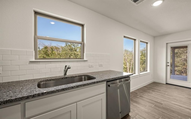 718 Haynie Drive, Runaway Bay, TX 76426, 4 Habitaciones Habitaciones , ,2 BañosBaños,Residential,En Venta,718 Haynie Drive,0,21042062