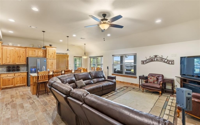 3806, 3808 Sandy Beach Drive, Granbury, TX 76049, 3 Habitaciones Habitaciones , ,2 BañosBaños,Residential,En Venta,3806,3808 Sandy Beach Drive,0,21042080