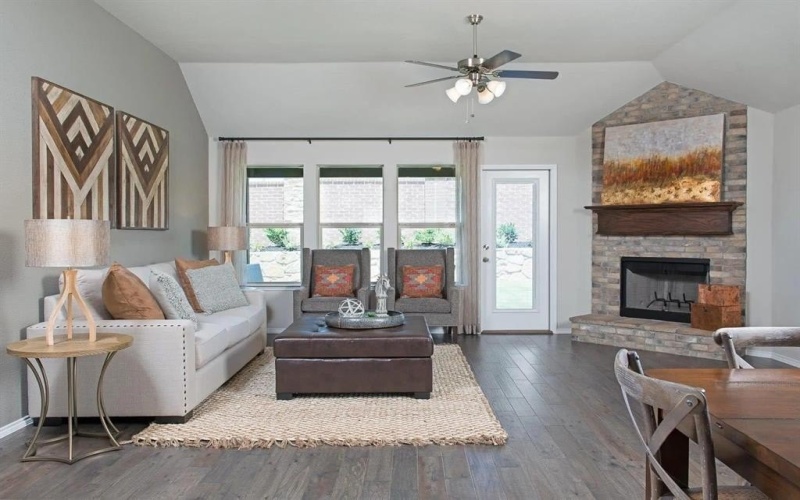 1016 Windsong Drive, Crowley, TX 76036, 3 Habitaciones Habitaciones , ,2 BañosBaños,Residential,En Venta,1016 Windsong Drive,0,21042173
