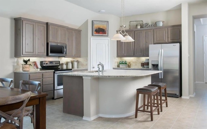 1016 Windsong Drive, Crowley, TX 76036, 3 Habitaciones Habitaciones , ,2 BañosBaños,Residential,En Venta,1016 Windsong Drive,0,21042173