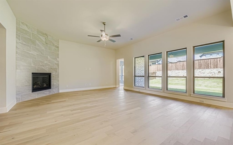 158 Sandie Drive, Rhome, TX 76078, 4 Bedrooms Bedrooms, ,3 BathroomsBathrooms,Residential,For Sale,158 Sandie Drive,0,21042194