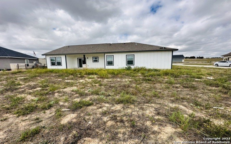 180 TURNBERRY, La Vernia, TX 78121, 3 Habitaciones Habitaciones , ,2 BañosBaños,Residential,En Venta,180 TURNBERRY,0,1726614