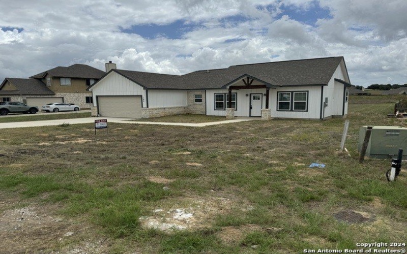 180 TURNBERRY, La Vernia, TX 78121, 3 Habitaciones Habitaciones , ,2 BañosBaños,Residential,En Venta,180 TURNBERRY,0,1726614
