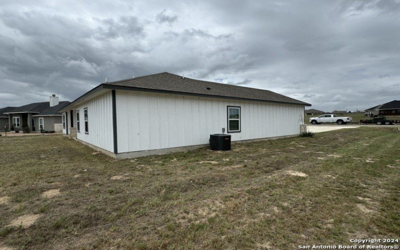 180 TURNBERRY, La Vernia, TX 78121, 3 Habitaciones Habitaciones , ,2 BañosBaños,Residential,En Venta,180 TURNBERRY,0,1726614