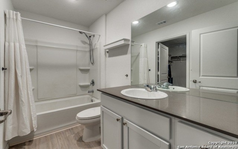 13214 Dutra Road, San Antonio, TX 78221, 3 Habitaciones Habitaciones , ,2 BañosBaños,Residential,En Venta,13214 Dutra Road,0,1847600