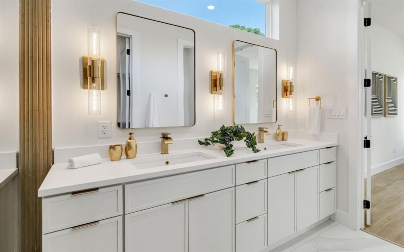 4024 Esmalda Street, Dallas, TX 75212, 4 Bedrooms Bedrooms, ,3 BathroomsBathrooms,Residential,For Sale,4024 Esmalda Street,0,21005965
