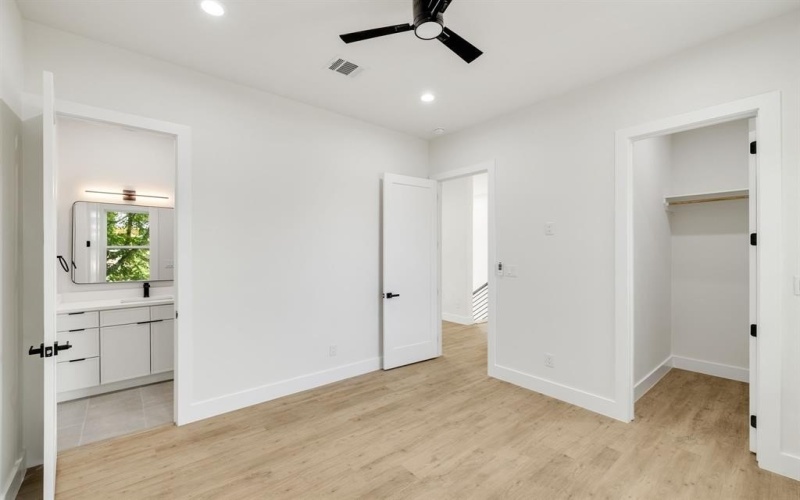 4024 Esmalda Street, Dallas, TX 75212, 4 Bedrooms Bedrooms, ,3 BathroomsBathrooms,Residential,For Sale,4024 Esmalda Street,0,21005965