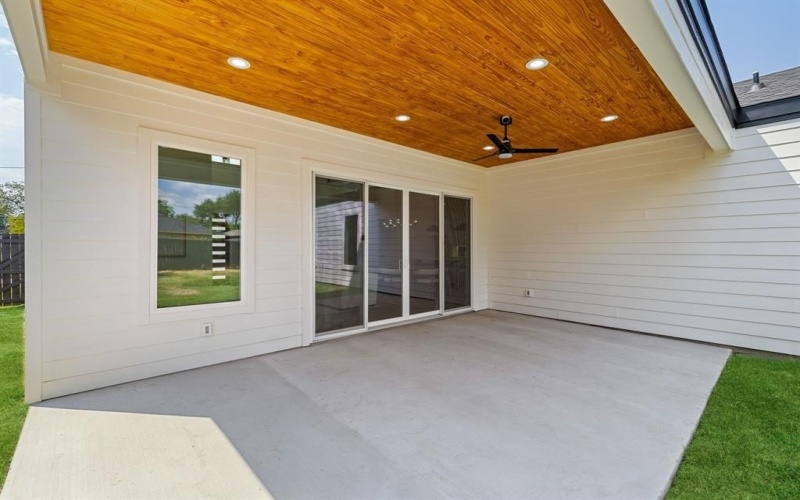 4024 Esmalda Street, Dallas, TX 75212, 4 Bedrooms Bedrooms, ,3 BathroomsBathrooms,Residential,For Sale,4024 Esmalda Street,0,21005965