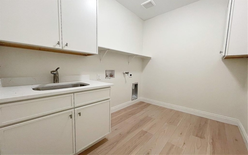 310 Trigg Street, Grand Prairie, TX 75051, 4 Bedrooms Bedrooms, ,2 BathroomsBathrooms,Residential,For Sale,310 Trigg Street,0,21024887