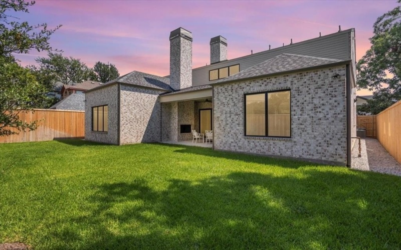 3935 Rochelle Drive, Dallas, TX 75220, 5 Bedrooms Bedrooms, ,6 BathroomsBathrooms,Residential,For Sale,3935 Rochelle Drive,0,21029276