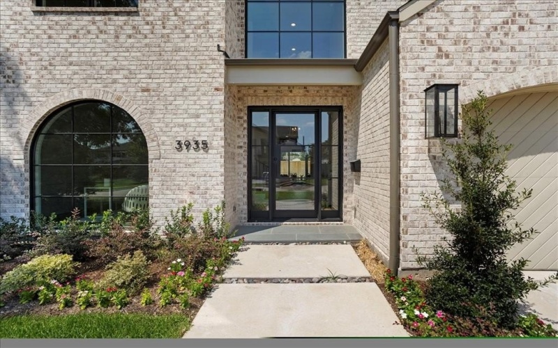 3935 Rochelle Drive, Dallas, TX 75220, 5 Bedrooms Bedrooms, ,6 BathroomsBathrooms,Residential,For Sale,3935 Rochelle Drive,0,21029276