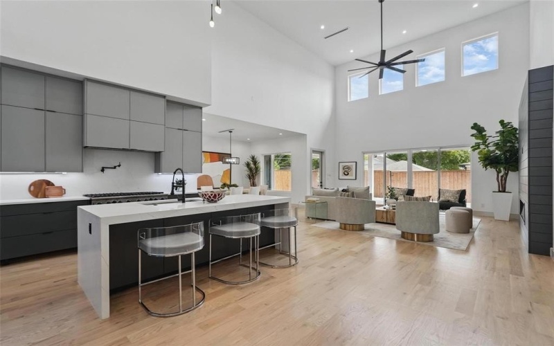 3540 Royal Lane, Dallas, TX 75229, 5 Bedrooms Bedrooms, ,6 BathroomsBathrooms,Residential,For Sale,3540 Royal Lane,0,21039329
