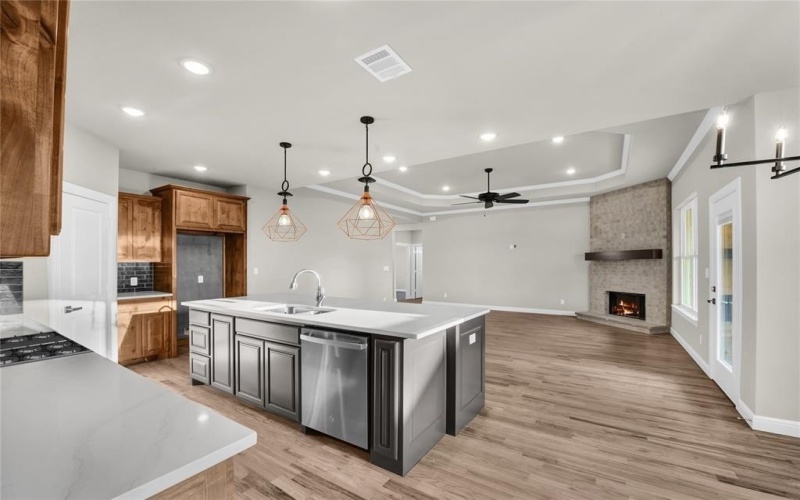 104 Smoky Oak Lane, Weatherford, TX 76087, 3 Bedrooms Bedrooms, ,2 BathroomsBathrooms,Residential,For Sale,104 Smoky Oak Lane,0,21041958