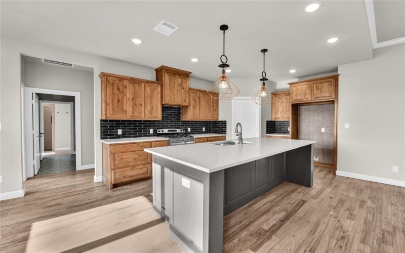 104 Smoky Oak Lane, Weatherford, TX 76087, 3 Bedrooms Bedrooms, ,2 BathroomsBathrooms,Residential,For Sale,104 Smoky Oak Lane,0,21041958