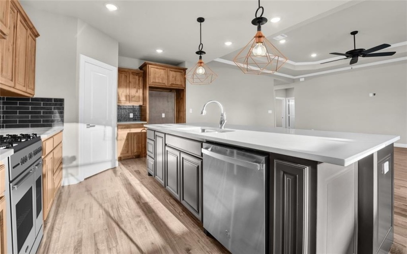 104 Smoky Oak Lane, Weatherford, TX 76087, 3 Bedrooms Bedrooms, ,2 BathroomsBathrooms,Residential,For Sale,104 Smoky Oak Lane,0,21041958