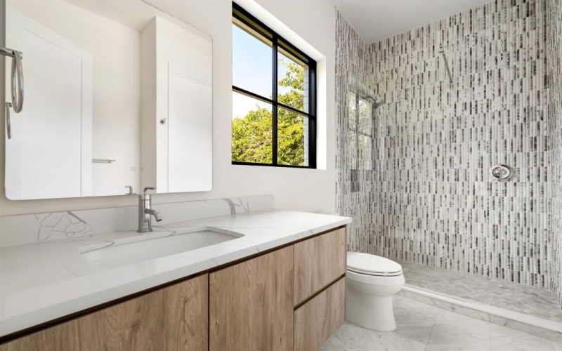 5706 Stanford Avenue, Dallas, TX 75209, 5 Habitaciones Habitaciones , ,6 BañosBaños,Residential,En Venta,5706 Stanford Avenue,0,21042055