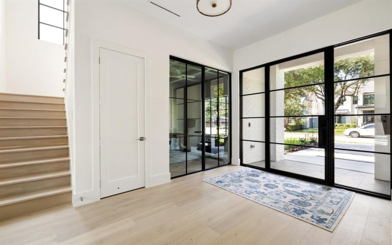 5706 Stanford Avenue, Dallas, TX 75209, 5 Habitaciones Habitaciones , ,6 BañosBaños,Residential,En Venta,5706 Stanford Avenue,0,21042055