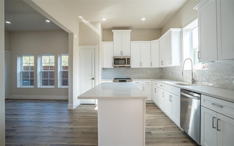 5426 Van Horn Drive, Granbury, TX 76048, 4 Bedrooms Bedrooms, ,3 BathroomsBathrooms,Residential,For Sale,5426 Van Horn Drive,0,21042294