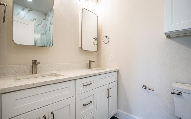 5426 Van Horn Drive, Granbury, TX 76048, 4 Bedrooms Bedrooms, ,3 BathroomsBathrooms,Residential,For Sale,5426 Van Horn Drive,0,21042294