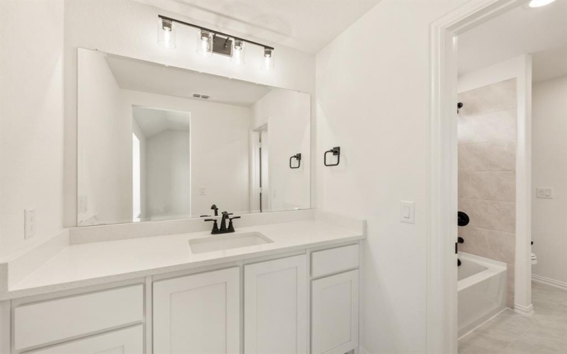 808 Blue Fescue Road, Fort Worth, TX 76247, 5 Habitaciones Habitaciones , ,5 BañosBaños,Residential,En Venta,808 Blue Fescue Road,0,21042741
