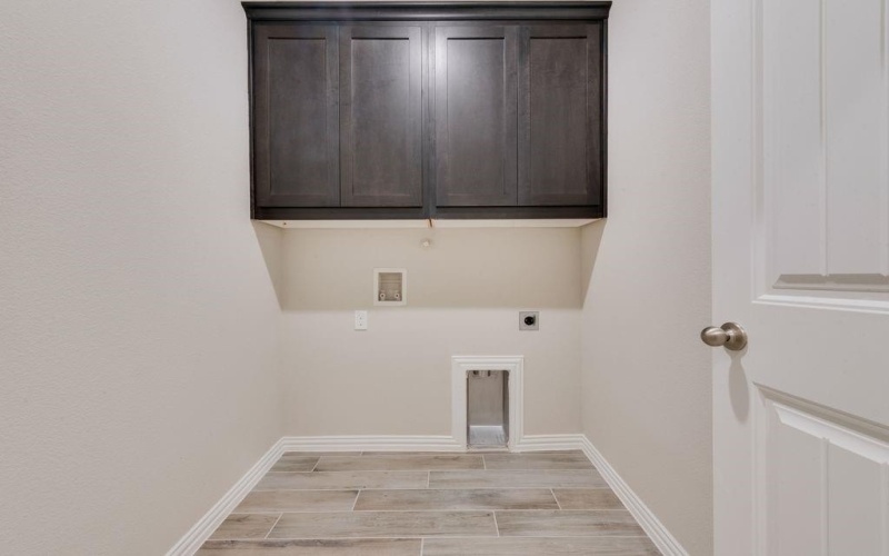 2911 Mossy Oak Drive, Oak Ridge, TX 75161, 3 Bedrooms Bedrooms, ,2 BathroomsBathrooms,Residential,For Sale,2911 Mossy Oak Drive,0,21043285