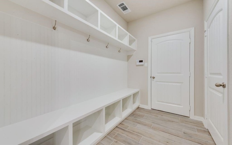 2911 Mossy Oak Drive, Oak Ridge, TX 75161, 3 Bedrooms Bedrooms, ,2 BathroomsBathrooms,Residential,For Sale,2911 Mossy Oak Drive,0,21043285