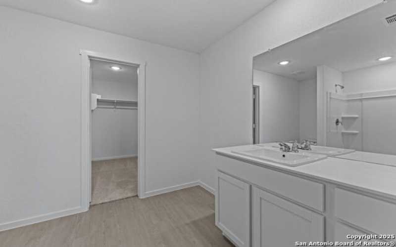 121 Oak Hurst Dr, Floresville, TX 78114, 4 Bedrooms Bedrooms, ,2 BathroomsBathrooms,Residential,For Sale,121 Oak Hurst Dr,0,1896087