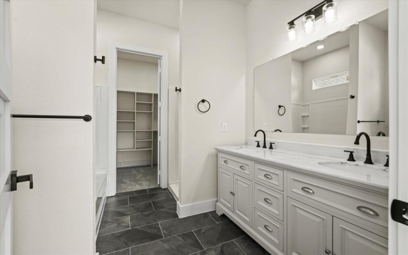 4020 Ranger Drive, Dallas, TX 75212, 4 Bedrooms Bedrooms, ,3 BathroomsBathrooms,Residential,For Sale,4020 Ranger Drive,0,21034447