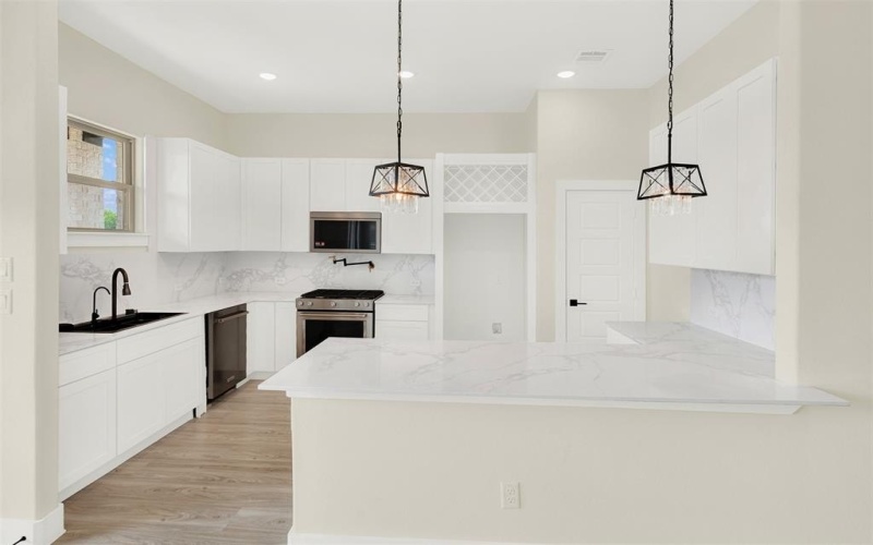 3725 Creek View Drive, McKinney, TX 75071, 3 Bedrooms Bedrooms, ,2 BathroomsBathrooms,Residential,For Sale,3725 Creek View Drive,0,21036517
