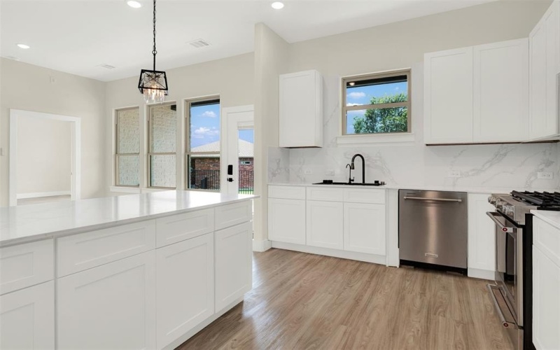 3725 Creek View Drive, McKinney, TX 75071, 3 Bedrooms Bedrooms, ,2 BathroomsBathrooms,Residential,For Sale,3725 Creek View Drive,0,21036517