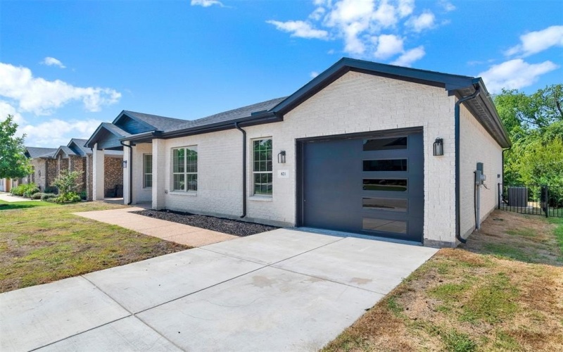 821 Hearthside Way, McKinney, TX 75071, 3 Bedrooms Bedrooms, ,2 BathroomsBathrooms,Residential,For Sale,821 Hearthside Way,0,21036546