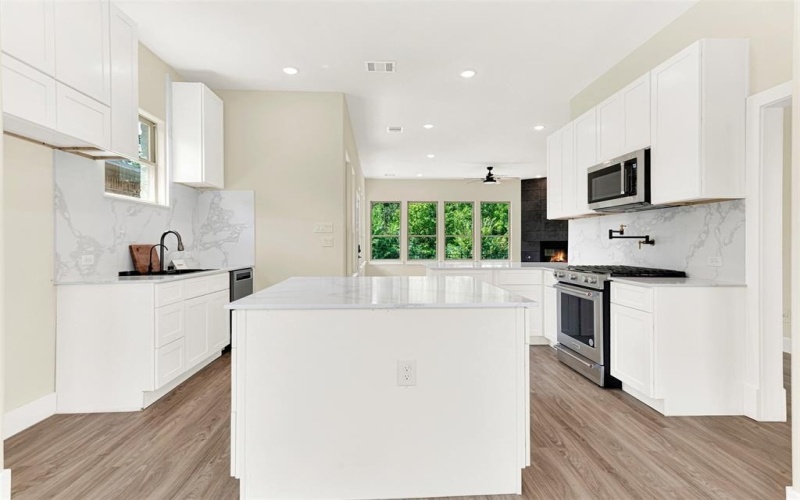 821 Hearthside Way, McKinney, TX 75071, 3 Bedrooms Bedrooms, ,2 BathroomsBathrooms,Residential,For Sale,821 Hearthside Way,0,21036546