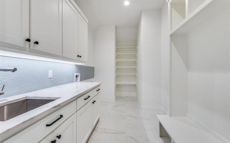 6631 Tyree Street, Dallas, TX 75209, 6 Habitaciones Habitaciones , ,5 BañosBaños,Residential,En Venta,6631 Tyree Street,0,21042768