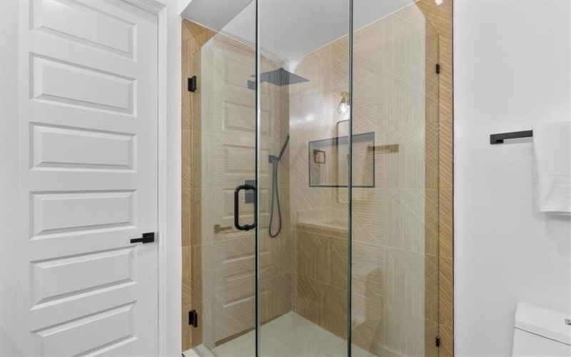 723 W 10th Street #102, Dallas, TX 75208, 3 Bedrooms Bedrooms, ,3 BathroomsBathrooms,Residential,For Sale,723 W 10th Street,0,21043509