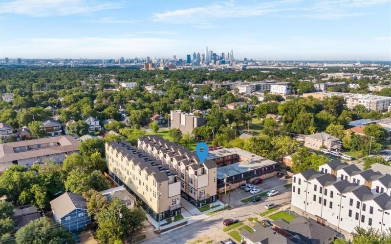 723 W 10th Street #102, Dallas, TX 75208, 3 Bedrooms Bedrooms, ,3 BathroomsBathrooms,Residential,For Sale,723 W 10th Street,0,21043509