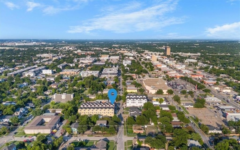723 W 10th Street #102, Dallas, TX 75208, 3 Bedrooms Bedrooms, ,3 BathroomsBathrooms,Residential,For Sale,723 W 10th Street,0,21043509
