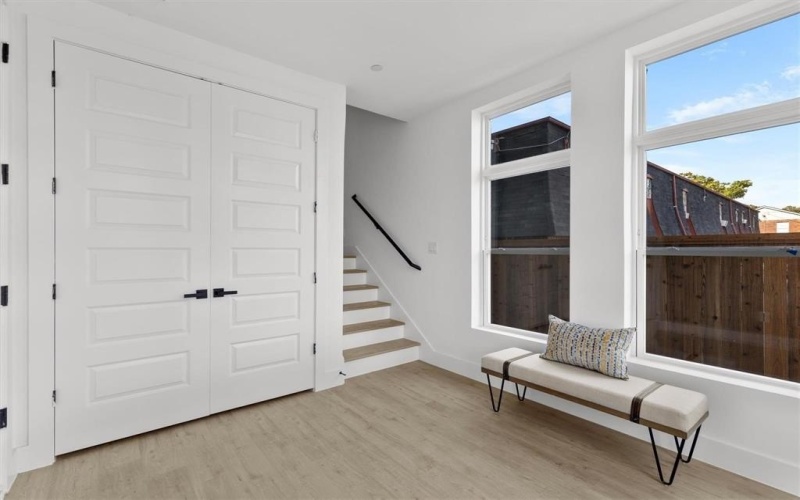 723 W 10th Street #102, Dallas, TX 75208, 3 Bedrooms Bedrooms, ,3 BathroomsBathrooms,Residential,For Sale,723 W 10th Street,0,21043509