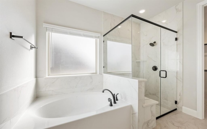 1044 Snowy Owl Drive, Alvarado, TX 76009, 5 Bedrooms Bedrooms, ,5 BathroomsBathrooms,Residential,For Sale,1044 Snowy Owl Drive,0,21043779