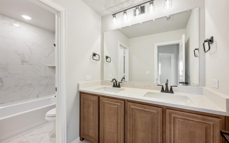 1044 Snowy Owl Drive, Alvarado, TX 76009, 5 Bedrooms Bedrooms, ,5 BathroomsBathrooms,Residential,For Sale,1044 Snowy Owl Drive,0,21043779