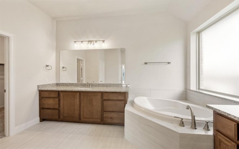 2411 Hagen Drive, Mansfield, TX 76084, 3 Bedrooms Bedrooms, ,2 BathroomsBathrooms,Residential,For Sale,2411 Hagen Drive,0,21043935