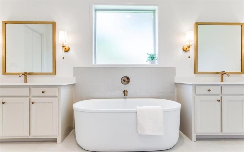 8965 Armstrong Court, Benbrook, TX 76126, 4 Habitaciones Habitaciones , ,3 BañosBaños,Residential,En Venta,8965 Armstrong Court,0,21044059