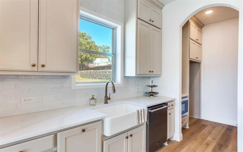 8965 Armstrong Court, Benbrook, TX 76126, 4 Habitaciones Habitaciones , ,3 BañosBaños,Residential,En Venta,8965 Armstrong Court,0,21044059