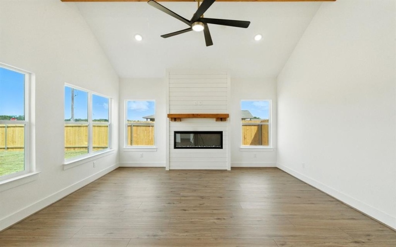 421 Jameson Street, Springtown, TX 76082, 3 Bedrooms Bedrooms, ,2 BathroomsBathrooms,Residential,For Sale,421 Jameson Street,0,21044091