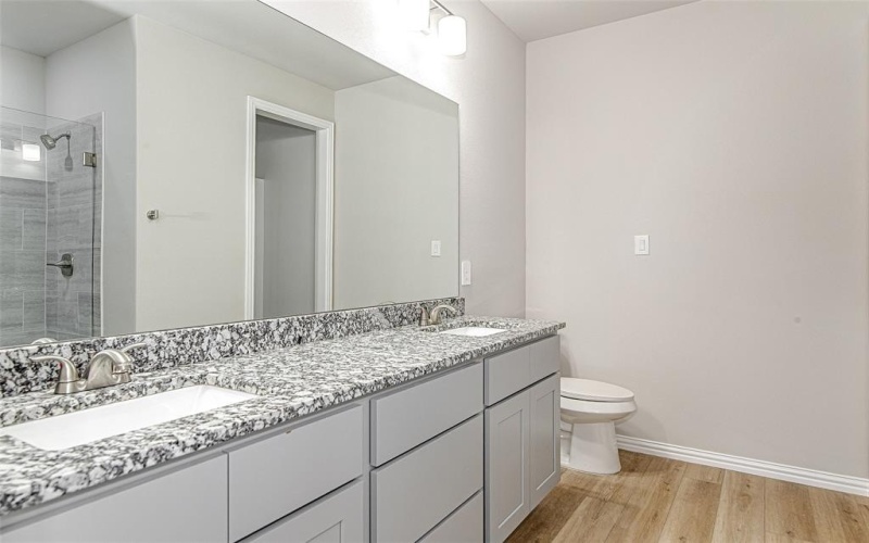 2515 Birdell Court, Fort Worth, TX 76105, 3 Bedrooms Bedrooms, ,2 BathroomsBathrooms,Residential,For Sale,2515 Birdell Court,0,21044293