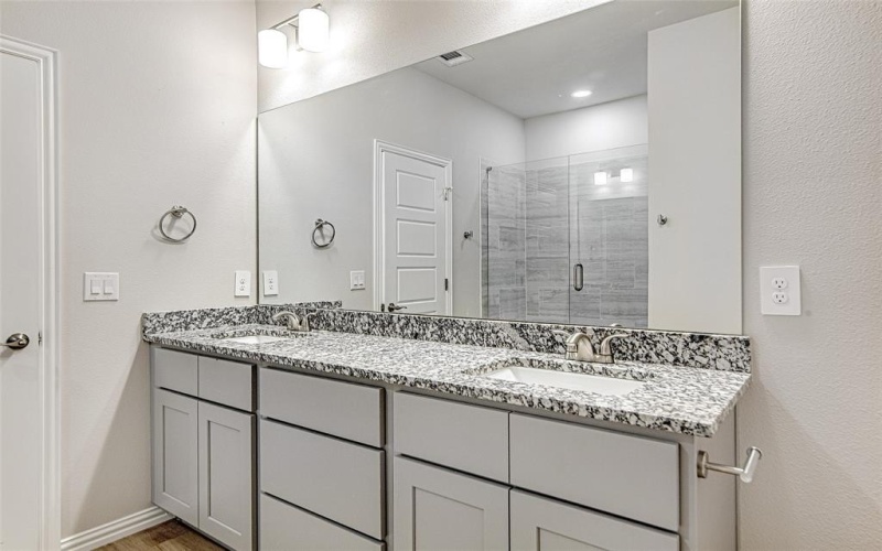 2515 Birdell Court, Fort Worth, TX 76105, 3 Bedrooms Bedrooms, ,2 BathroomsBathrooms,Residential,For Sale,2515 Birdell Court,0,21044293
