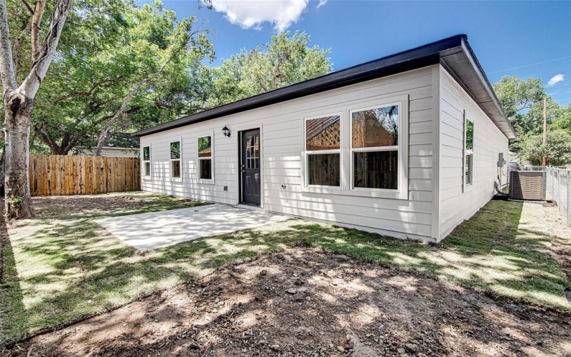 2515 Birdell Court, Fort Worth, TX 76105, 3 Bedrooms Bedrooms, ,2 BathroomsBathrooms,Residential,For Sale,2515 Birdell Court,0,21044293