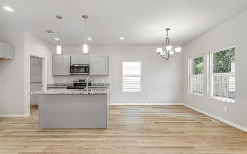 2515 Birdell Court, Fort Worth, TX 76105, 3 Bedrooms Bedrooms, ,2 BathroomsBathrooms,Residential,For Sale,2515 Birdell Court,0,21044293