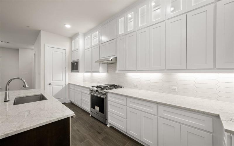 1812 Wittington, Farmers Branch, TX 75234, 4 Habitaciones Habitaciones , ,3 BañosBaños,Residential,En Venta,1812 Wittington,0,21044399