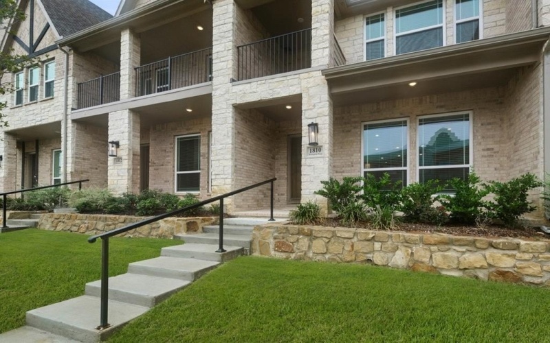 1810 Wittington, Farmers Branch, TX 75234, 4 Bedrooms Bedrooms, ,3 BathroomsBathrooms,Residential,For Sale,1810 Wittington,0,21044439