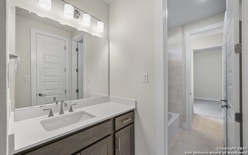 6821 Arbor Falls, Fair Oaks Ranch, TX 78015, 4 Habitaciones Habitaciones , ,3 BañosBaños,Residential,En Venta,6821 Arbor Falls,0,1896186